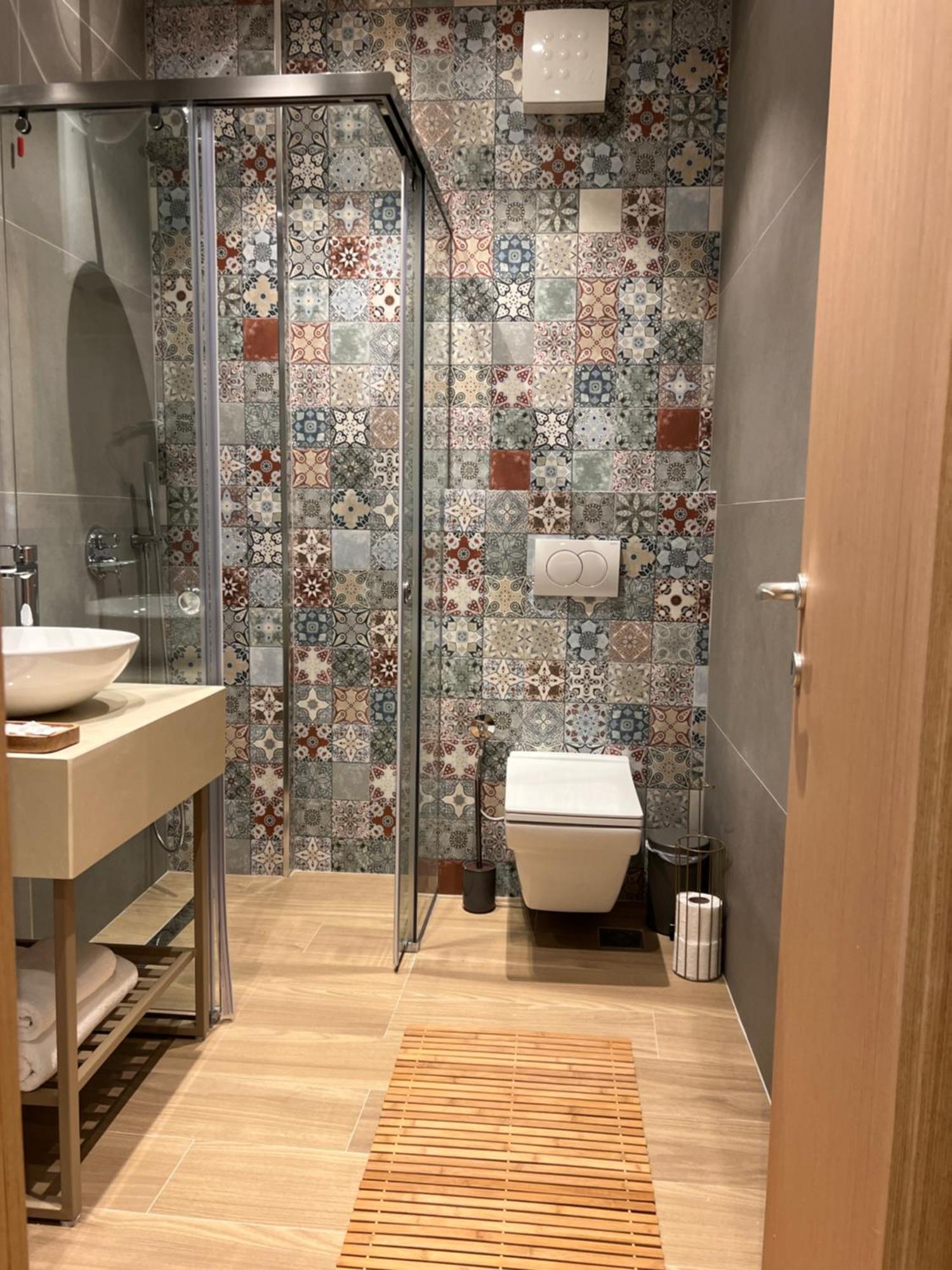 Coastline Luxury Apart Hotel Golem  Buitenkant foto