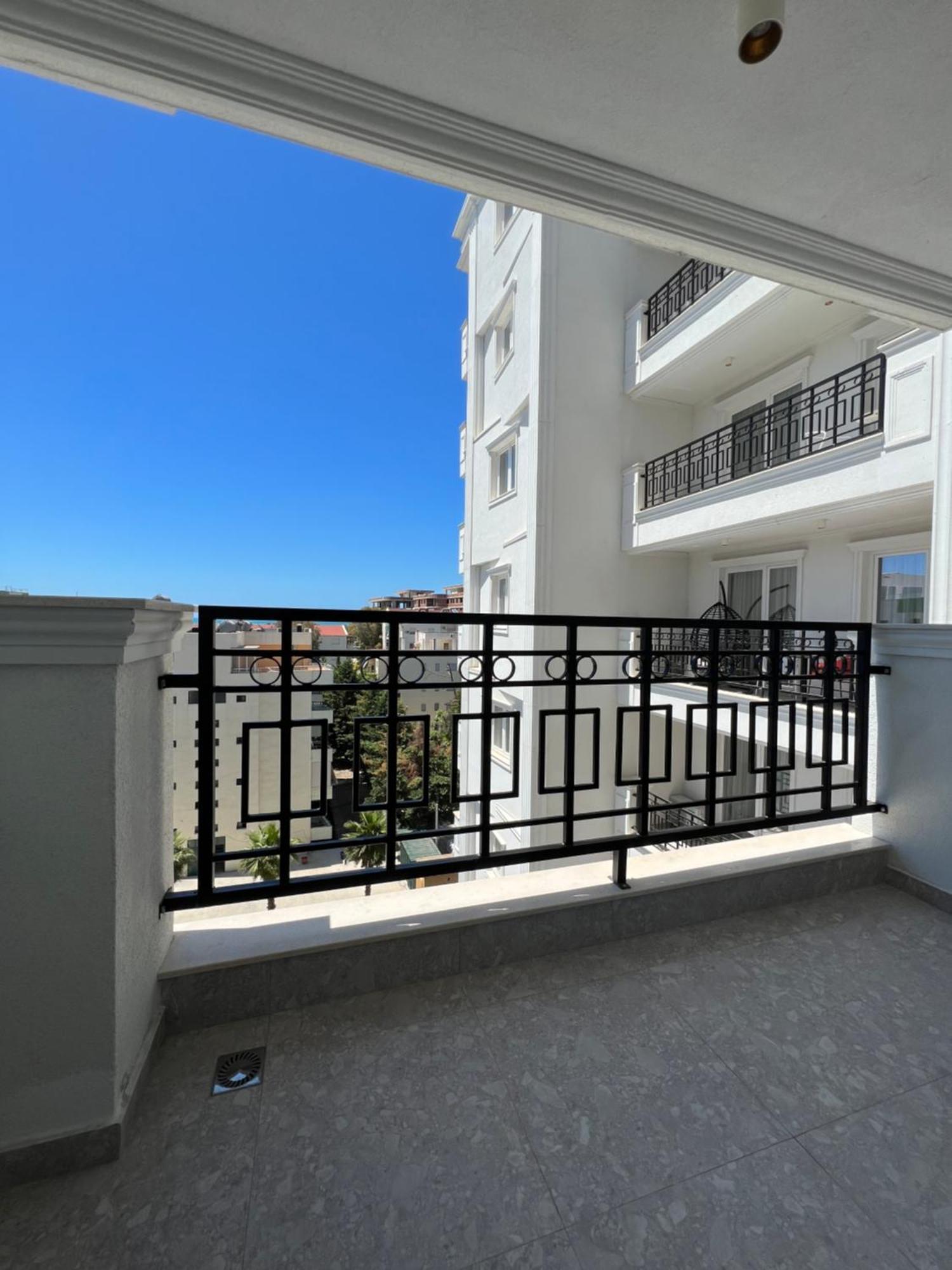 Coastline Luxury Apart Hotel Golem  Buitenkant foto