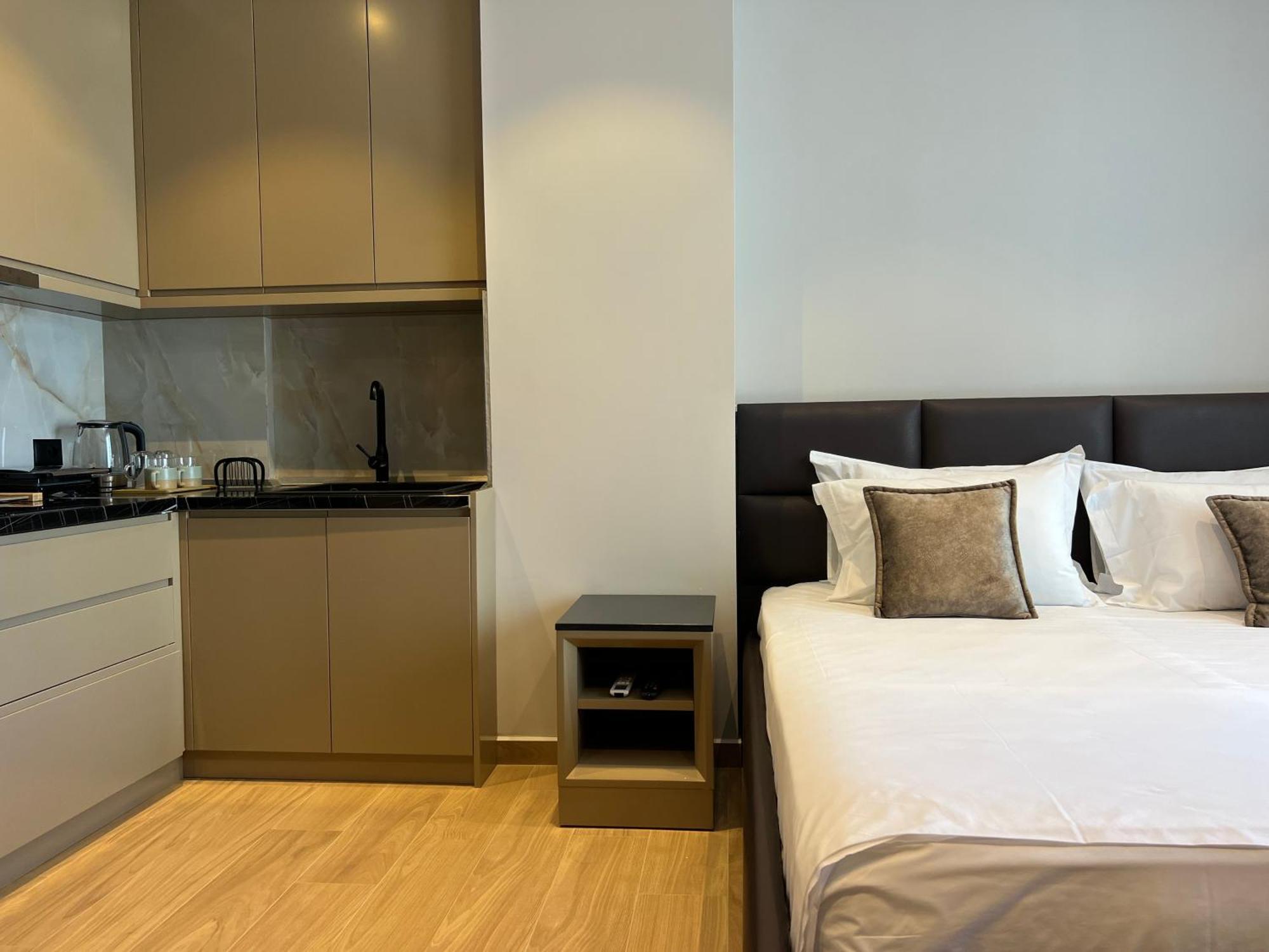 Coastline Luxury Apart Hotel Golem  Buitenkant foto