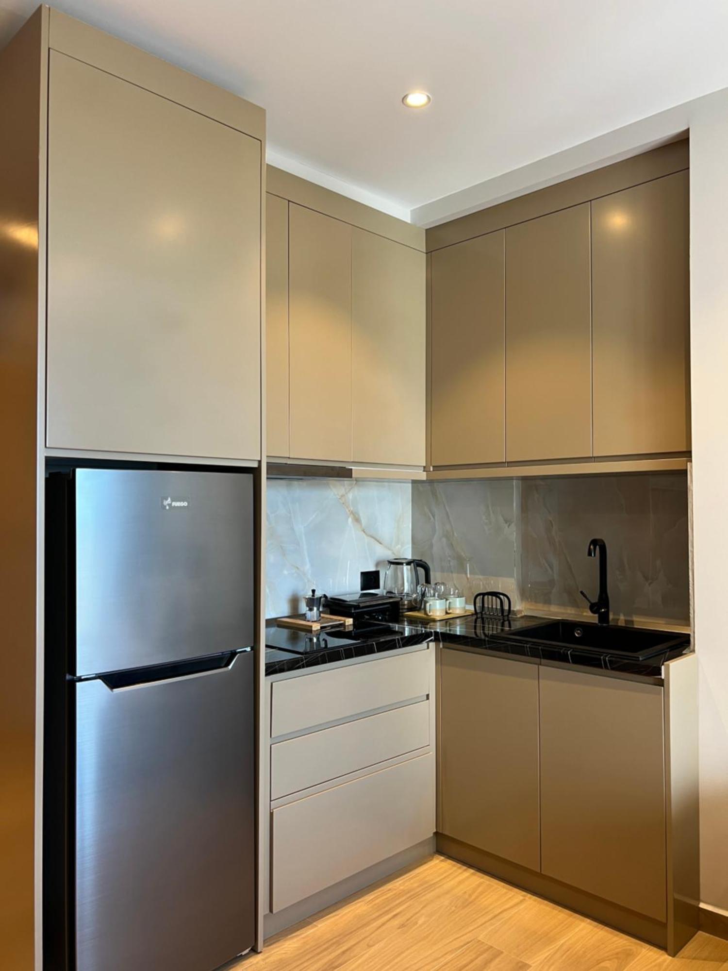 Coastline Luxury Apart Hotel Golem  Buitenkant foto