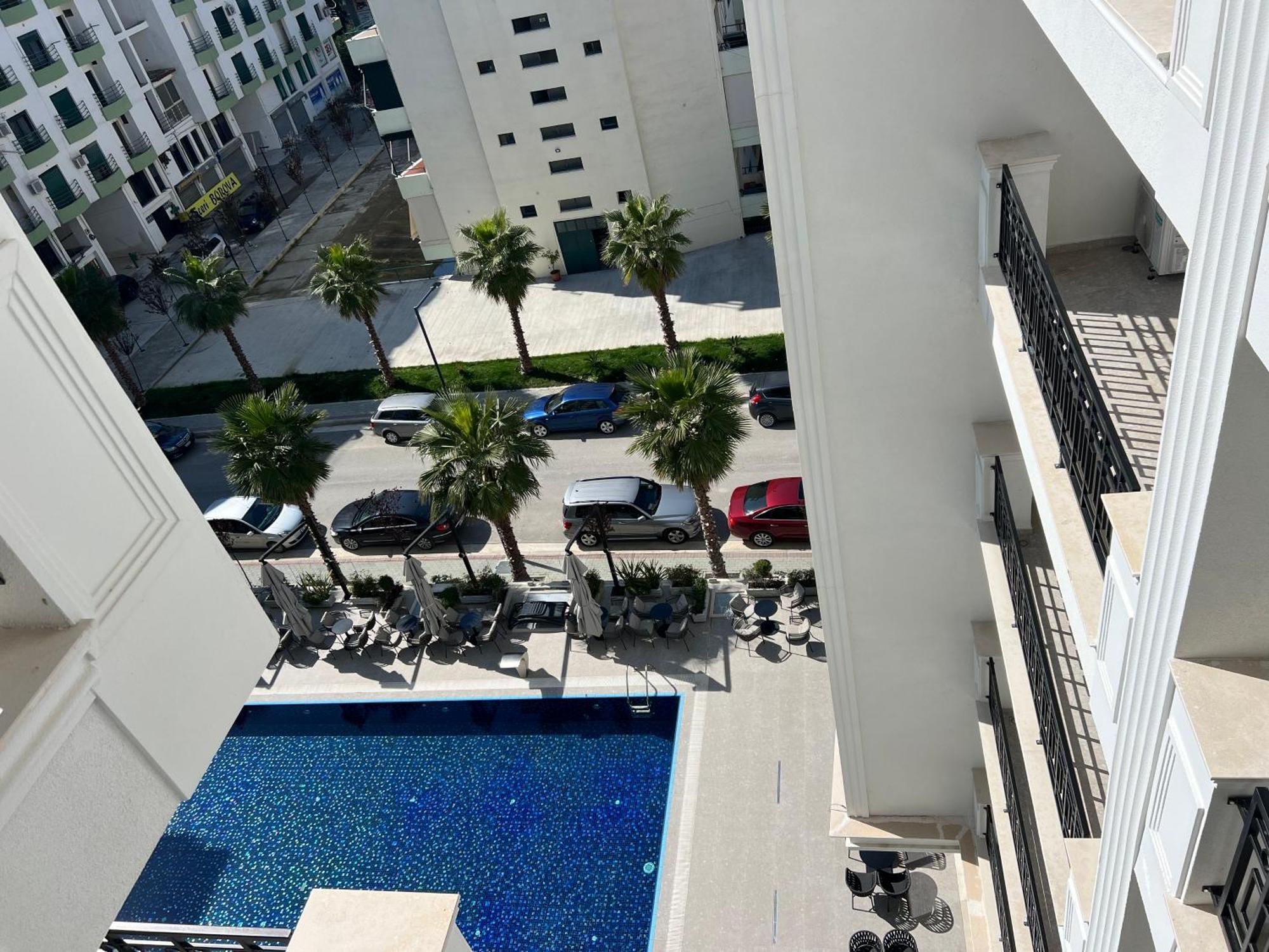 Coastline Luxury Apart Hotel Golem  Buitenkant foto